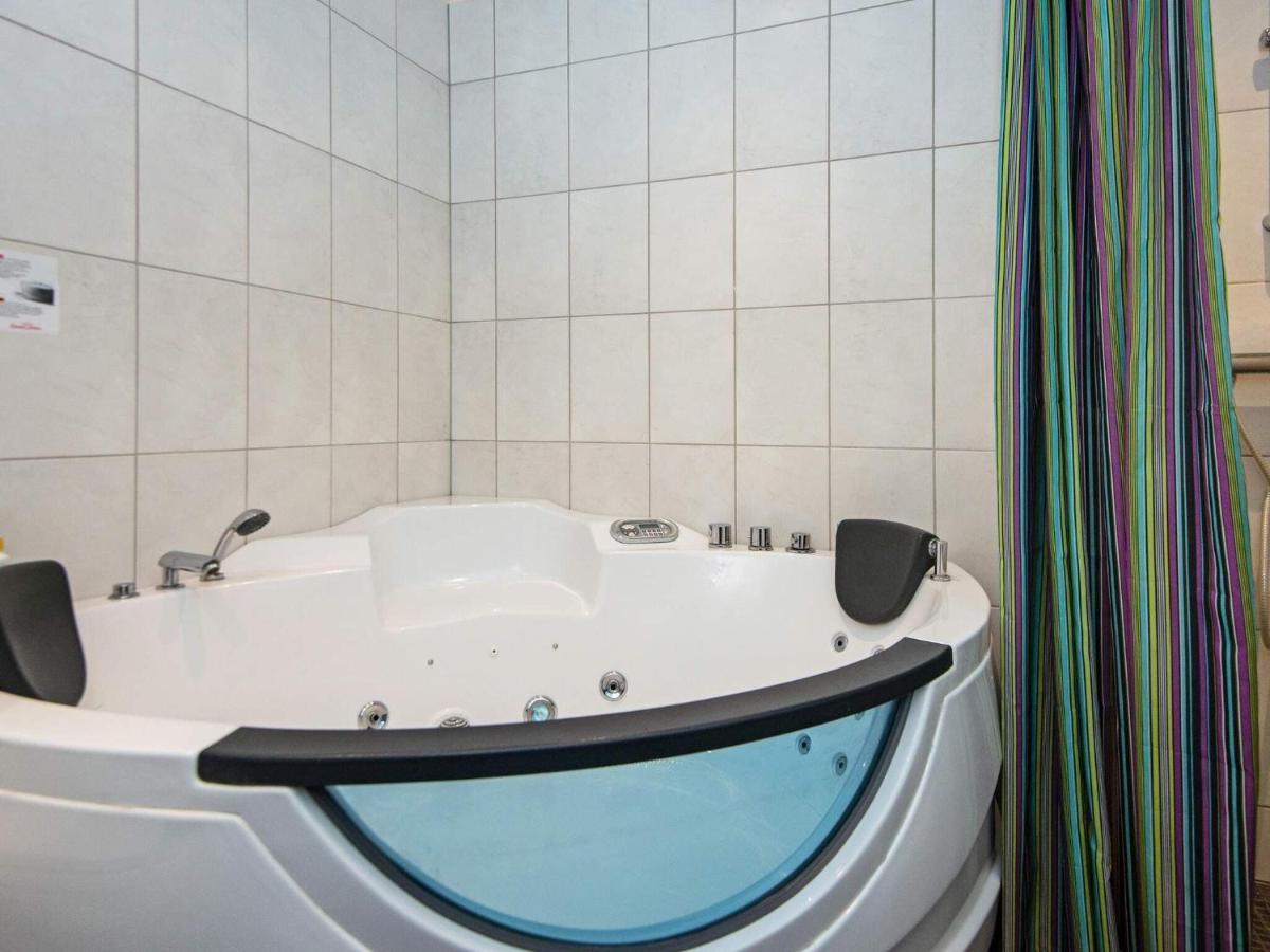 8 Person Holiday Home In R M Bolilmark Eksteriør billede